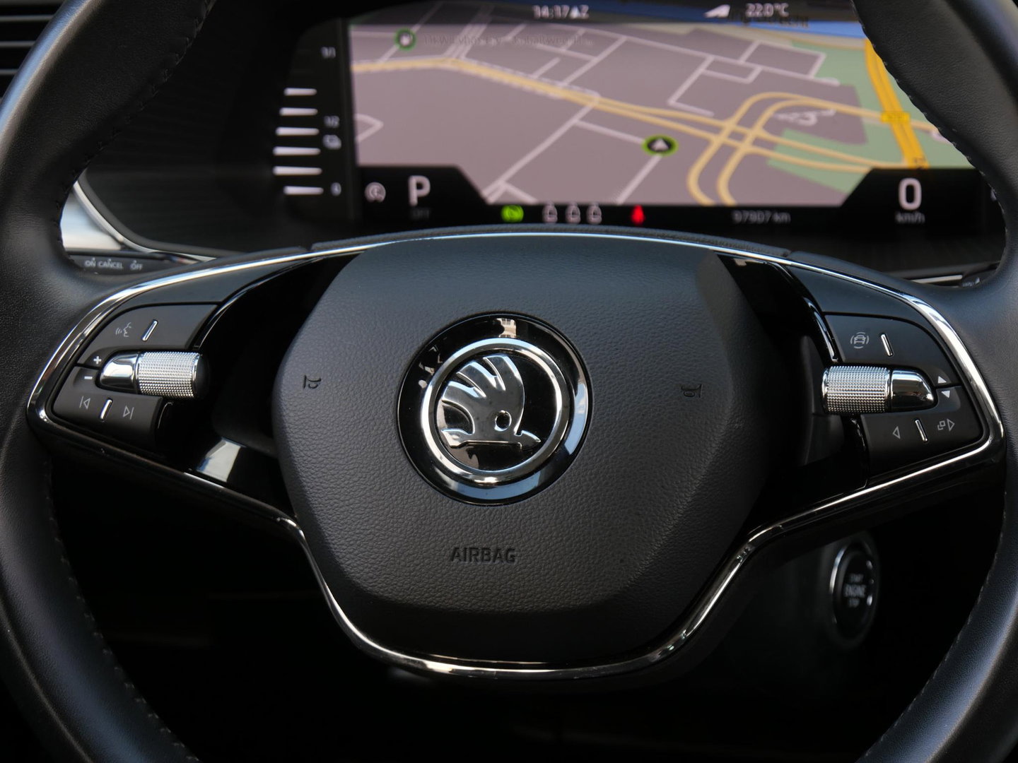 Škoda Superb COMBI 1.4TSI iV BUSINESS EDITION PLUS/ CAMERA/ PDC V+A/ VIRTUAL COCKPIT