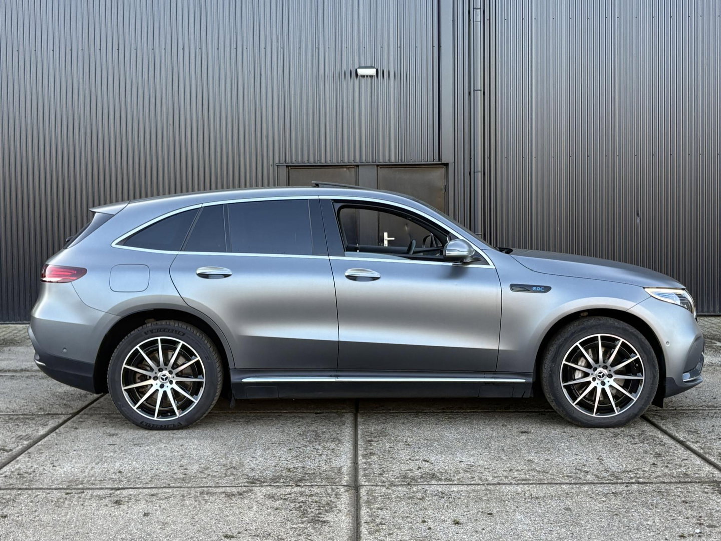 Mercedes-Benz EQC 400 4MATIC Business Solution AMG 80 kWh | HUD |