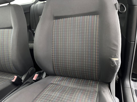 Volkswagen Polo 1.2 Optive *AIRCO | RADIO | SPORT-SEATS | 17''ALU*