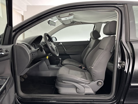 Volkswagen Polo 1.2 Optive *AIRCO | RADIO | SPORT-SEATS | 17''ALU*