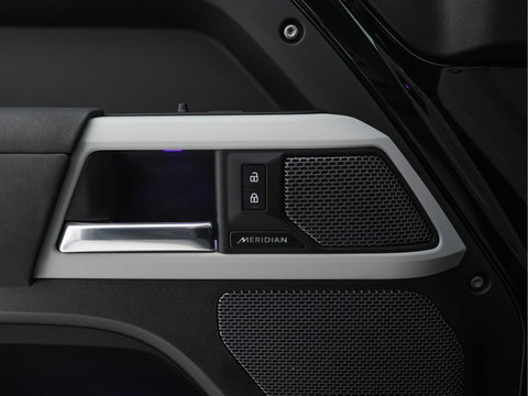 Land Rover Defender 110 2.0 P400e 110 XS Edition (Plug-in) (INCL-BTW) *PANO | LEATHER | FULL-LED | MERIDIAN-AUDIO | BLINDSPOT | TOPVIEW | AIRSUSPENSION | HEATED-COMFORTSEATS | KEYLESS | CARPLAY | LANE-ASIST | DAB+ | PRIVACYGLASS | 20''ALU*