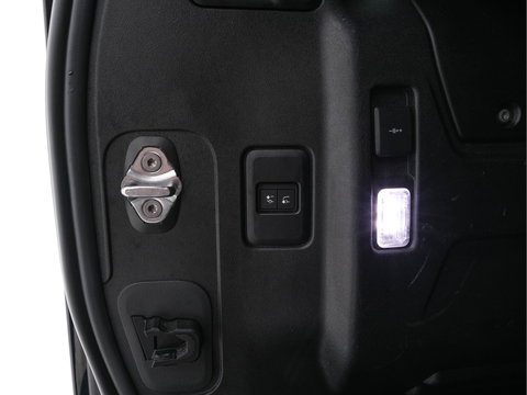 Land Rover Defender 110 2.0 P400e 110 XS Edition (Plug-in) (INCL-BTW) *PANO | LEATHER | FULL-LED | MERIDIAN-AUDIO | BLINDSPOT | TOPVIEW | AIRSUSPENSION | HEATED-COMFORTSEATS | KEYLESS | CARPLAY | LANE-ASIST | DAB+ | PRIVACYGLASS | 20''ALU*