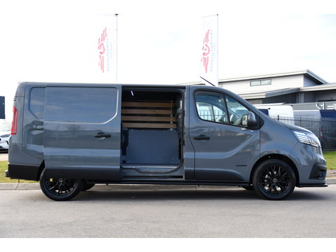Renault Trafic 2.0 Blue dCi 170 T30 L2H1 Black Edition FULL OPTIONS! Adaptieve Cruise, Camera, Carplay, 170pk, Stoelverwarming, Trekhaak, LED, Automaat, Uniek!