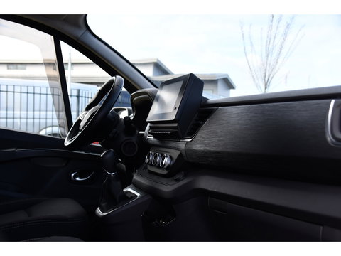 Renault Trafic 2.0 Blue dCi 170 T30 L2H1 Black Edition FULL OPTIONS! Adaptieve Cruise, Camera, Carplay, 170pk, Stoelverwarming, Trekhaak, LED, Automaat, Uniek!