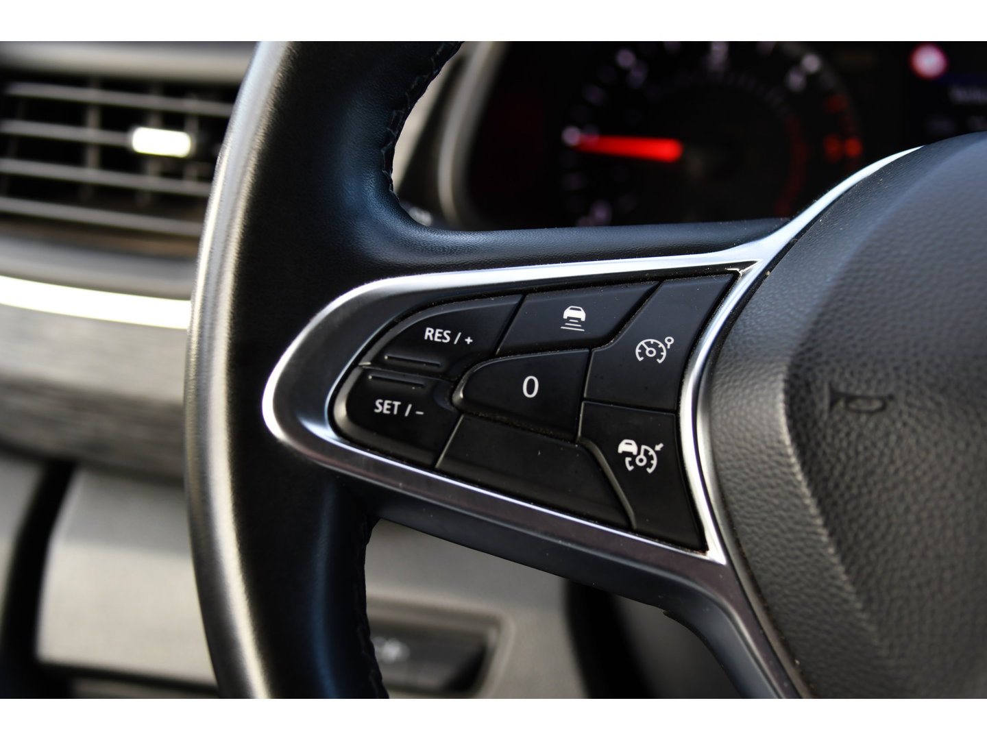 Renault Trafic 2.0 Blue dCi 170 T30 L2H1 Black Edition FULL OPTIONS! Adaptieve Cruise, Camera, Carplay, 170pk, Stoelverwarming, Trekhaak, LED, Automaat, Uniek!