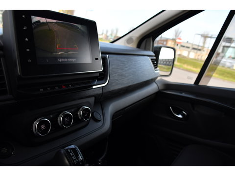 Renault Trafic 2.0 Blue dCi 170 T30 L2H1 Black Edition FULL OPTIONS! Adaptieve Cruise, Camera, Carplay, 170pk, Stoelverwarming, Trekhaak, LED, Automaat, Uniek!