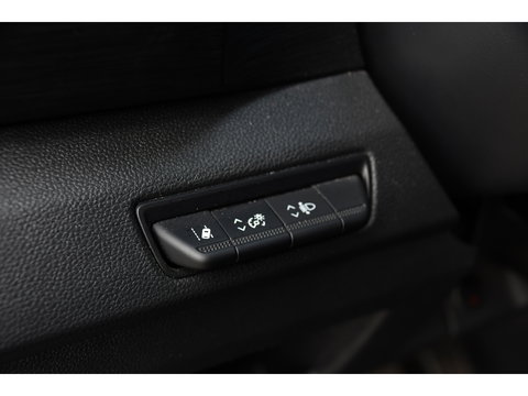 Renault Trafic 2.0 Blue dCi 170 T30 L2H1 Black Edition FULL OPTIONS! Adaptieve Cruise, Camera, Carplay, 170pk, Stoelverwarming, Trekhaak, LED, Automaat, Uniek!