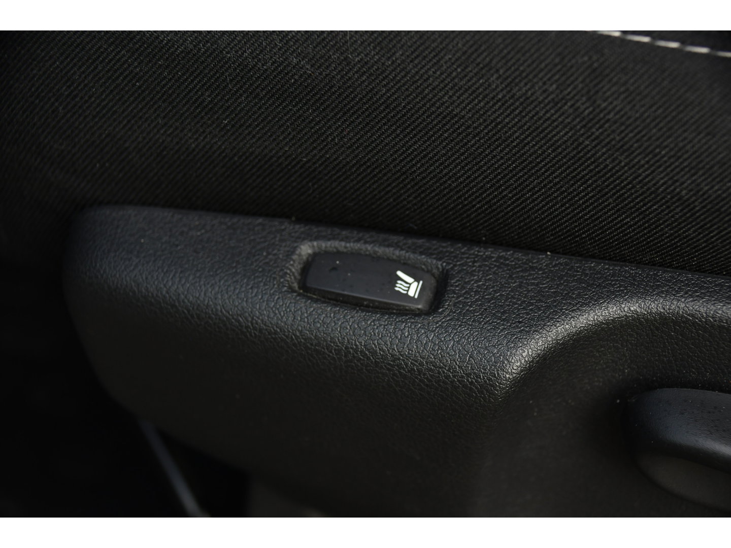 Renault Trafic 2.0 Blue dCi 170 T30 L2H1 Black Edition FULL OPTIONS! Adaptieve Cruise, Camera, Carplay, 170pk, Stoelverwarming, Trekhaak, LED, Automaat, Uniek!