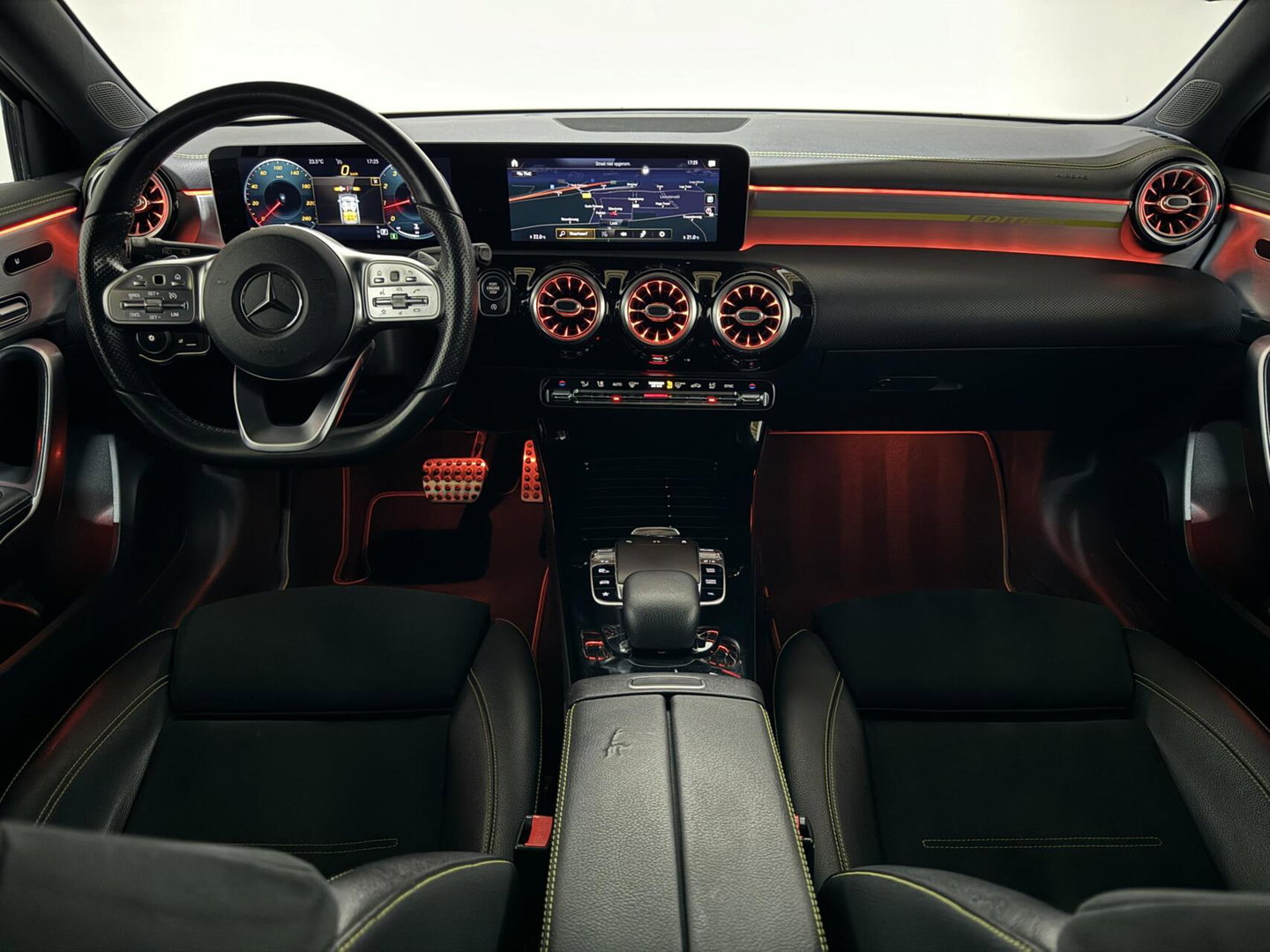 Mercedes-Benz A-Klasse 200 Edition 1 Pano Sfeer Memory Camera