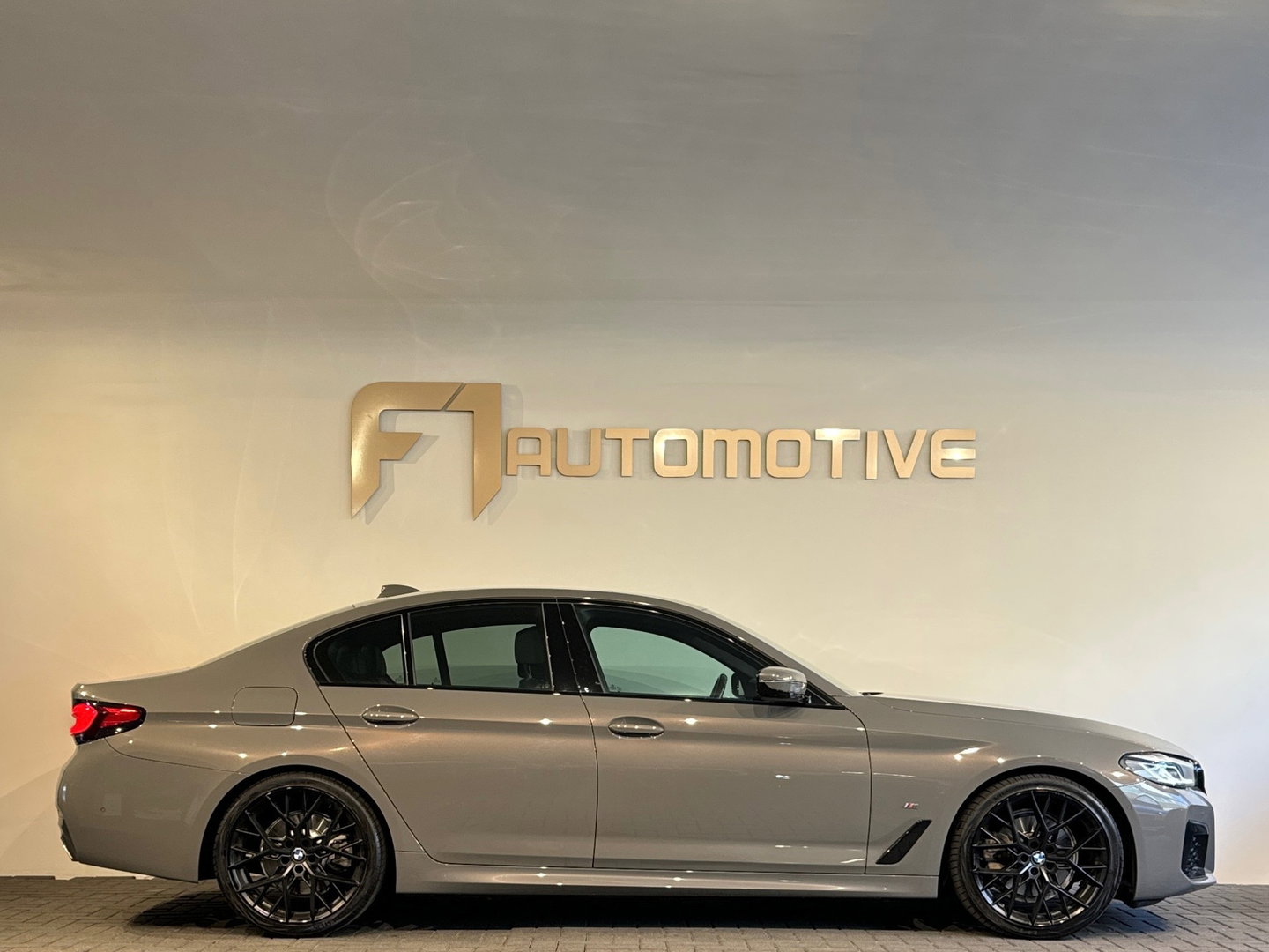 BMW 5 Serie 520i High Executive M Sport Memory|Trekhaak|Leer