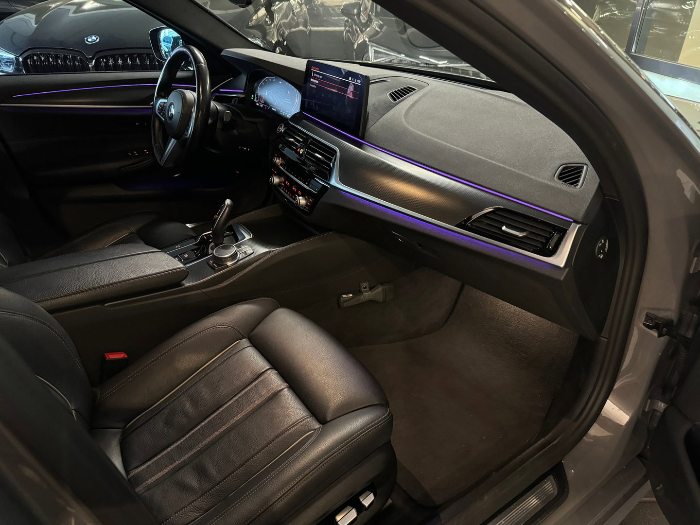 BMW 5 Serie 520i High Executive M Sport Memory|Trekhaak|Leer