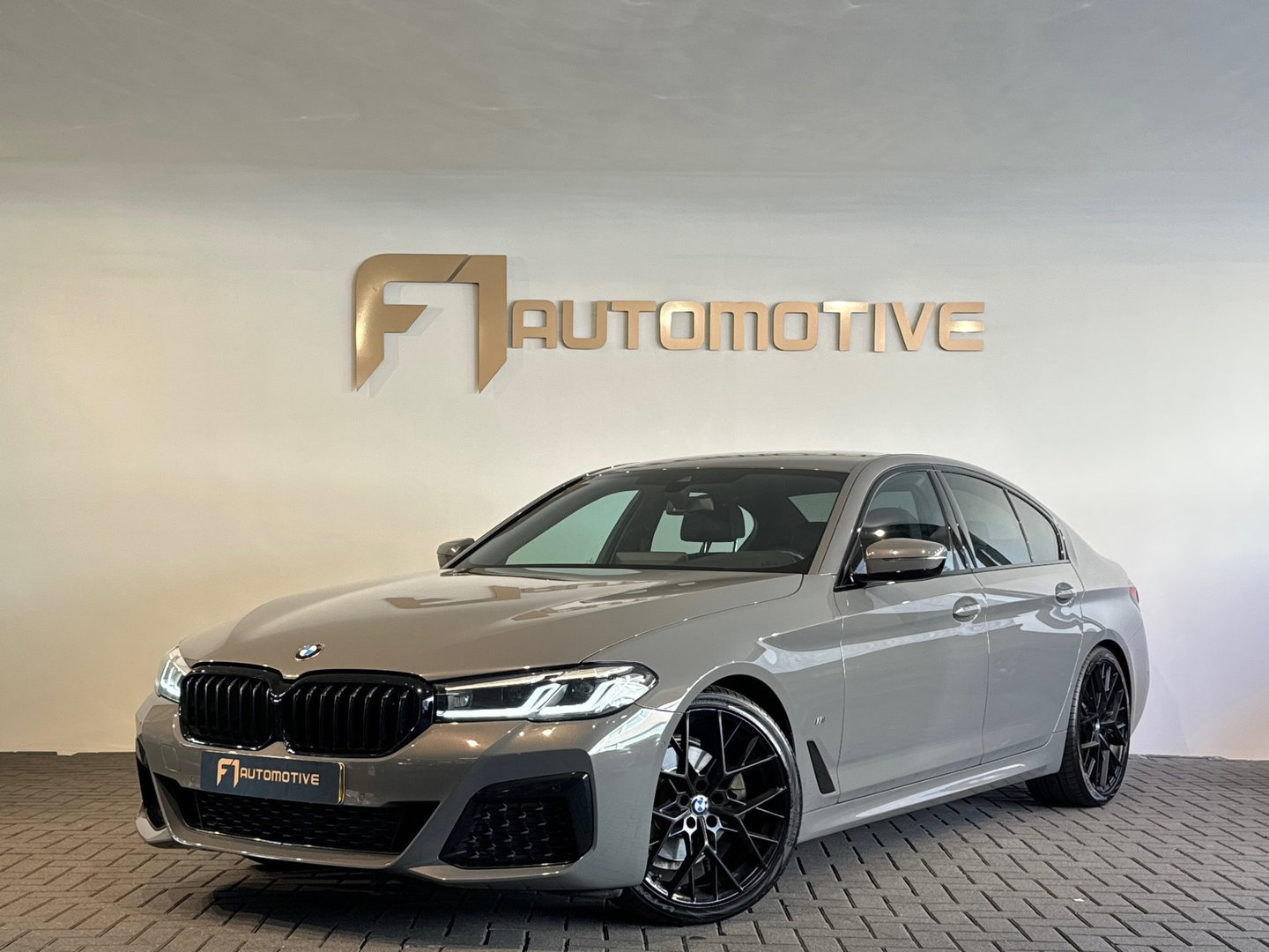 BMW 5 Serie 520i High Executive M Sport Memory|Trekhaak|Leer