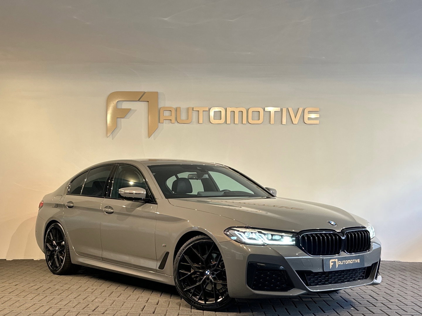 BMW 5 Serie 520i High Executive M Sport Memory|Trekhaak|Leer