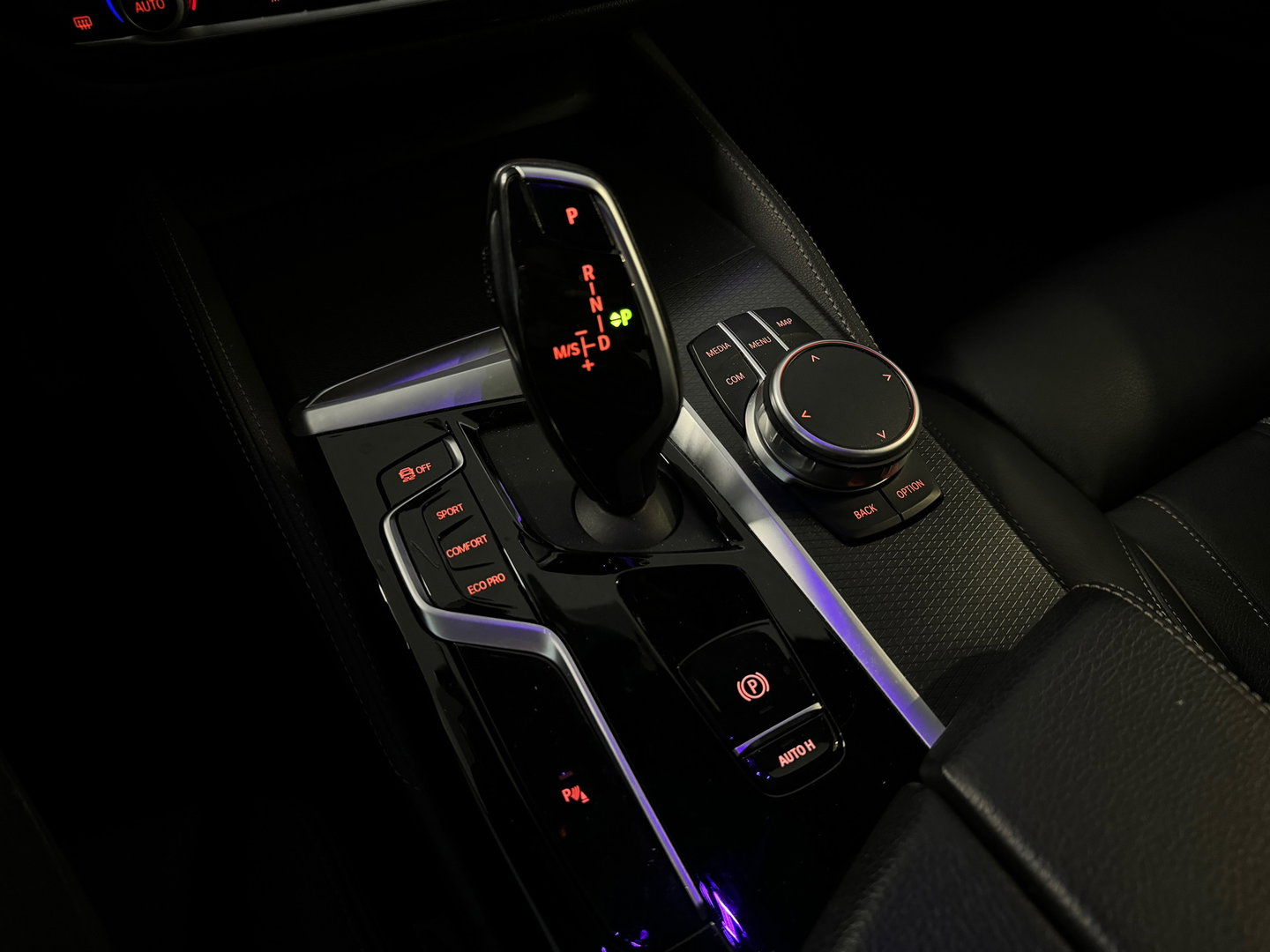 BMW 5 Serie 520i High Executive M Sport Memory|Trekhaak|Leer