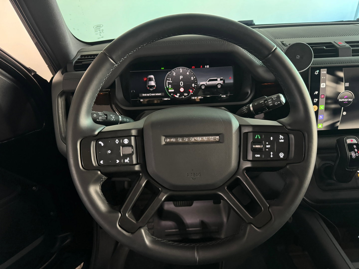 Land Rover Defender 110 2.0 P300e 110 X-Dynamic SE Pano|URBAN