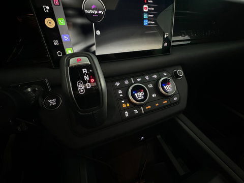 Land Rover Defender 110 2.0 P300e 110 X-Dynamic SE Pano|URBAN