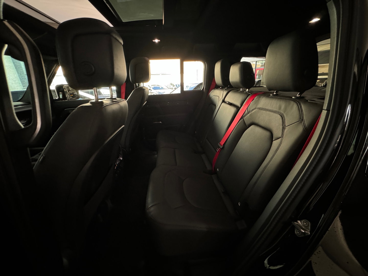 Land Rover Defender 110 2.0 P300e 110 X-Dynamic SE Pano|URBAN