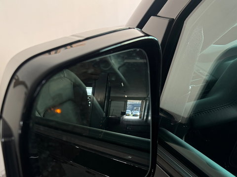 Land Rover Defender 110 2.0 P300e 110 X-Dynamic SE Pano|URBAN