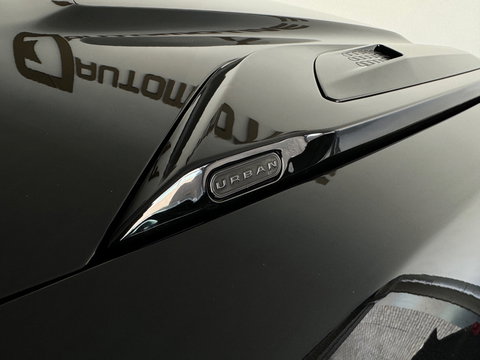 Land Rover Defender 110 2.0 P300e 110 X-Dynamic SE Pano|URBAN