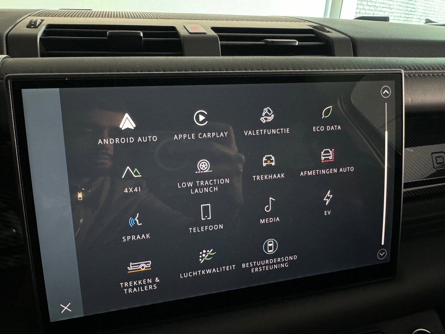 Land Rover Defender 110 2.0 P300e 110 X-Dynamic SE Pano|URBAN
