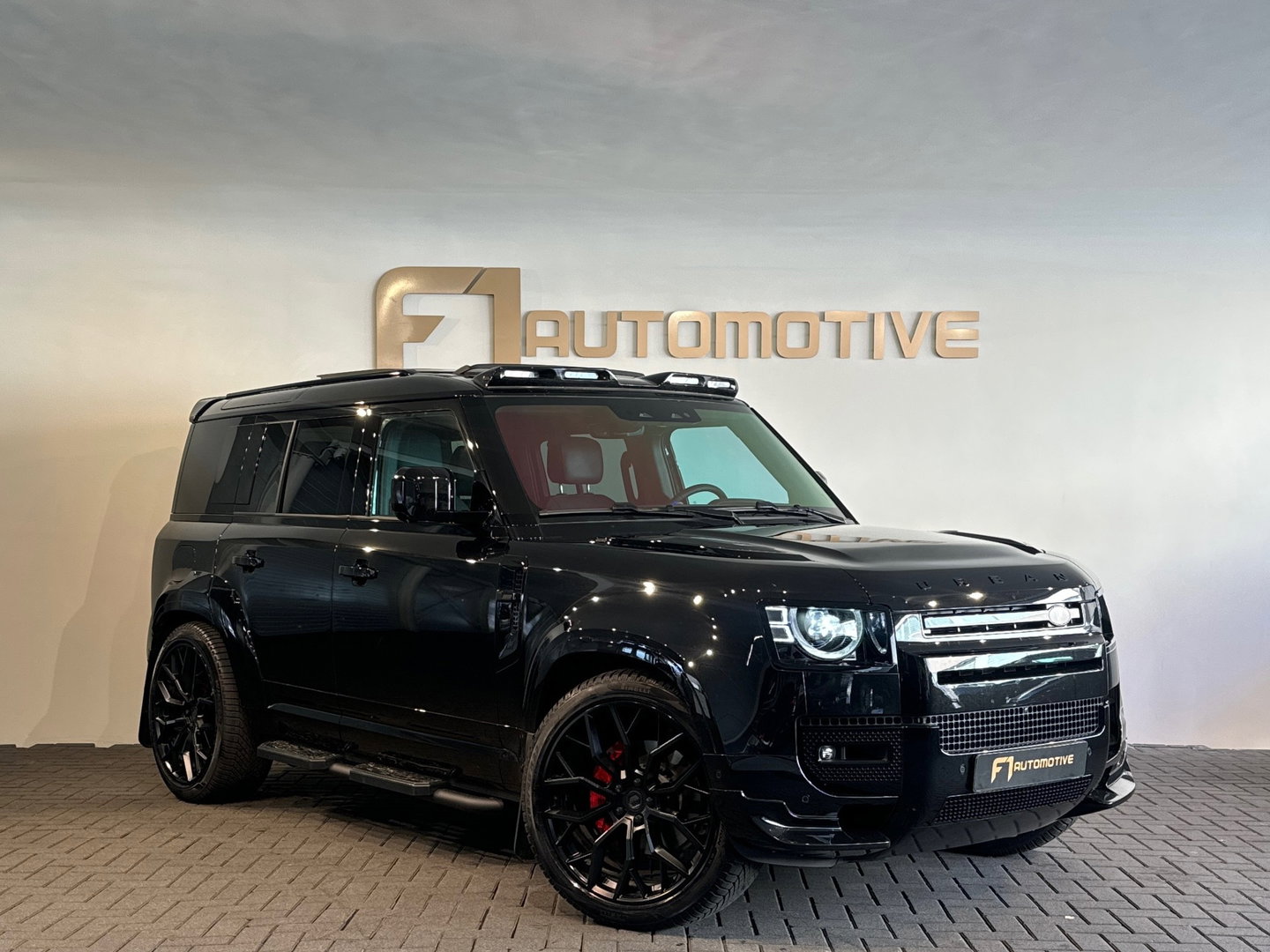 Land Rover Defender 110 2.0 P300e 110 X-Dynamic SE Pano|URBAN