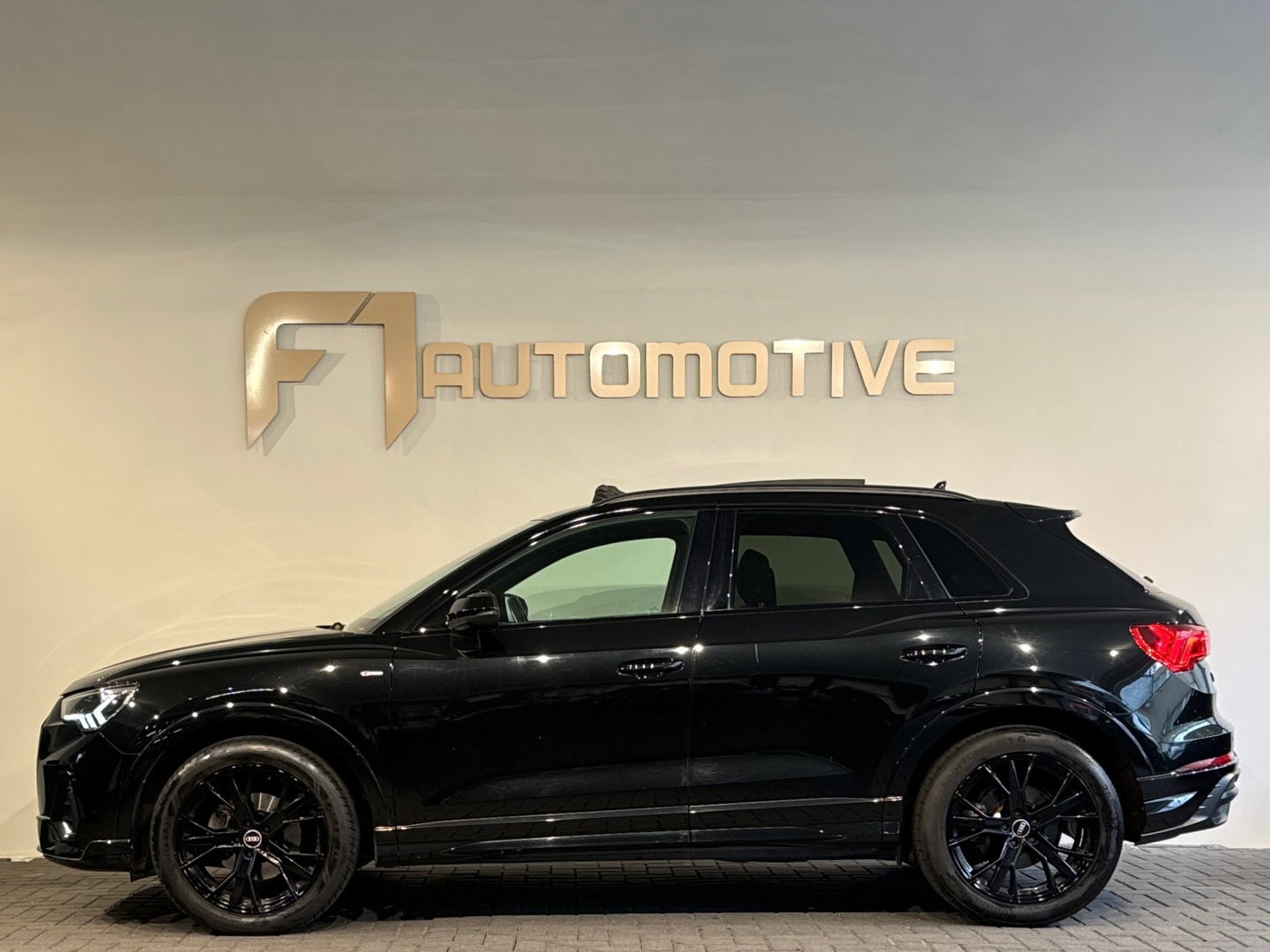 Audi Q3 35 TFSI S Line Pano|Camera|Sfeer|CarPlay|NL Auto|NAP