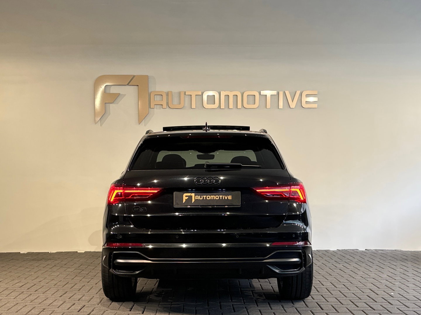 Audi Q3 35 TFSI S Line Pano|Camera|Sfeer|CarPlay|NL Auto|NAP