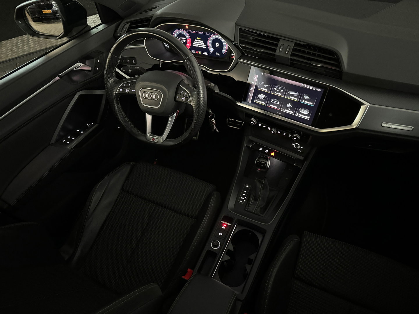 Audi Q3 35 TFSI S Line Pano|Camera|Sfeer|CarPlay|NL Auto|NAP