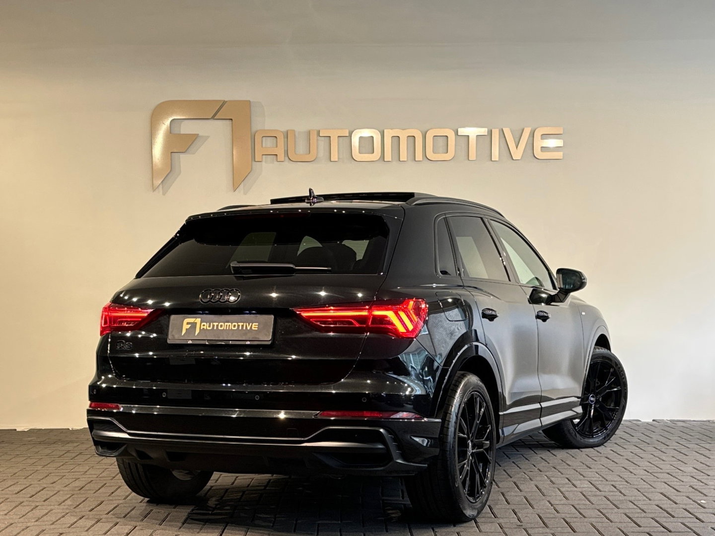 Audi Q3 35 TFSI S Line Pano|Camera|Sfeer|CarPlay|NL Auto|NAP