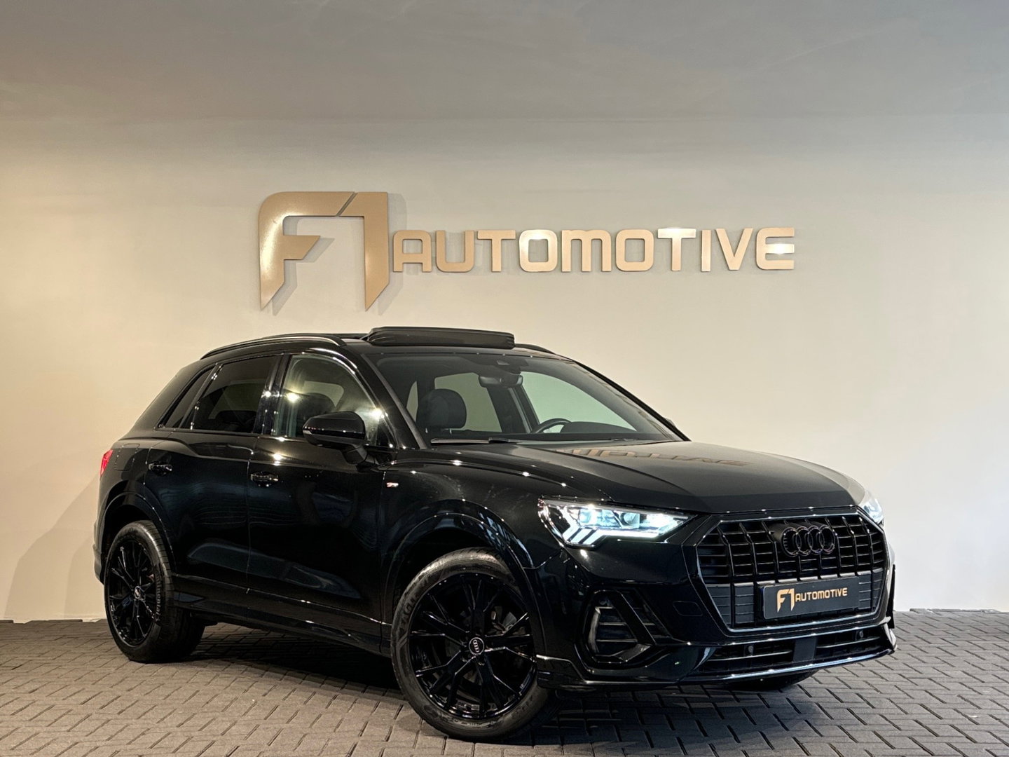 Audi Q3 35 TFSI S Line Pano|Camera|Sfeer|CarPlay|NL Auto|NAP