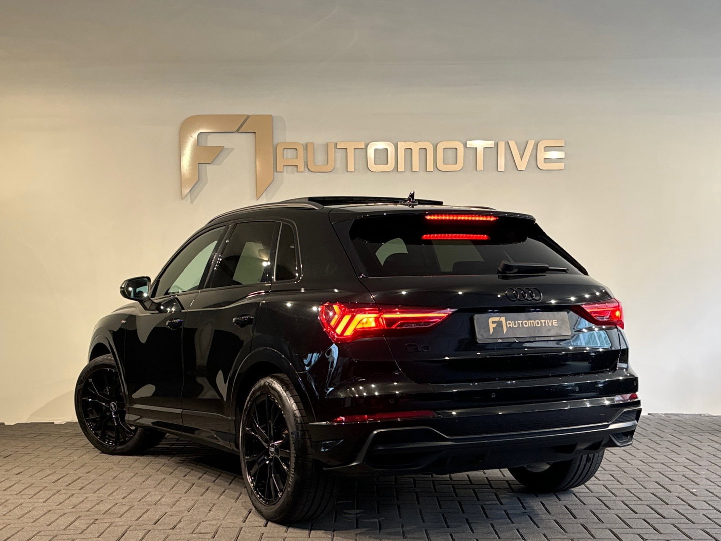 Audi Q3 35 TFSI S Line Pano|Camera|Sfeer|CarPlay|NL Auto|NAP