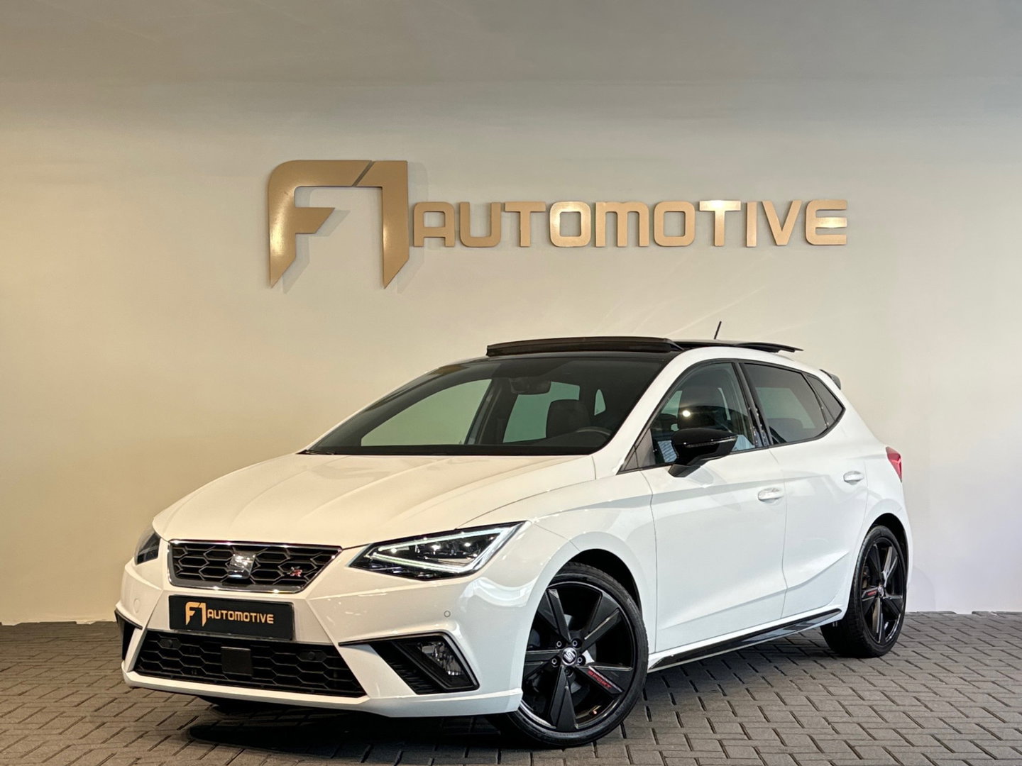 SEAT Ibiza 1.0 TSI FR Black Edition Pano|Keyles|Beats
