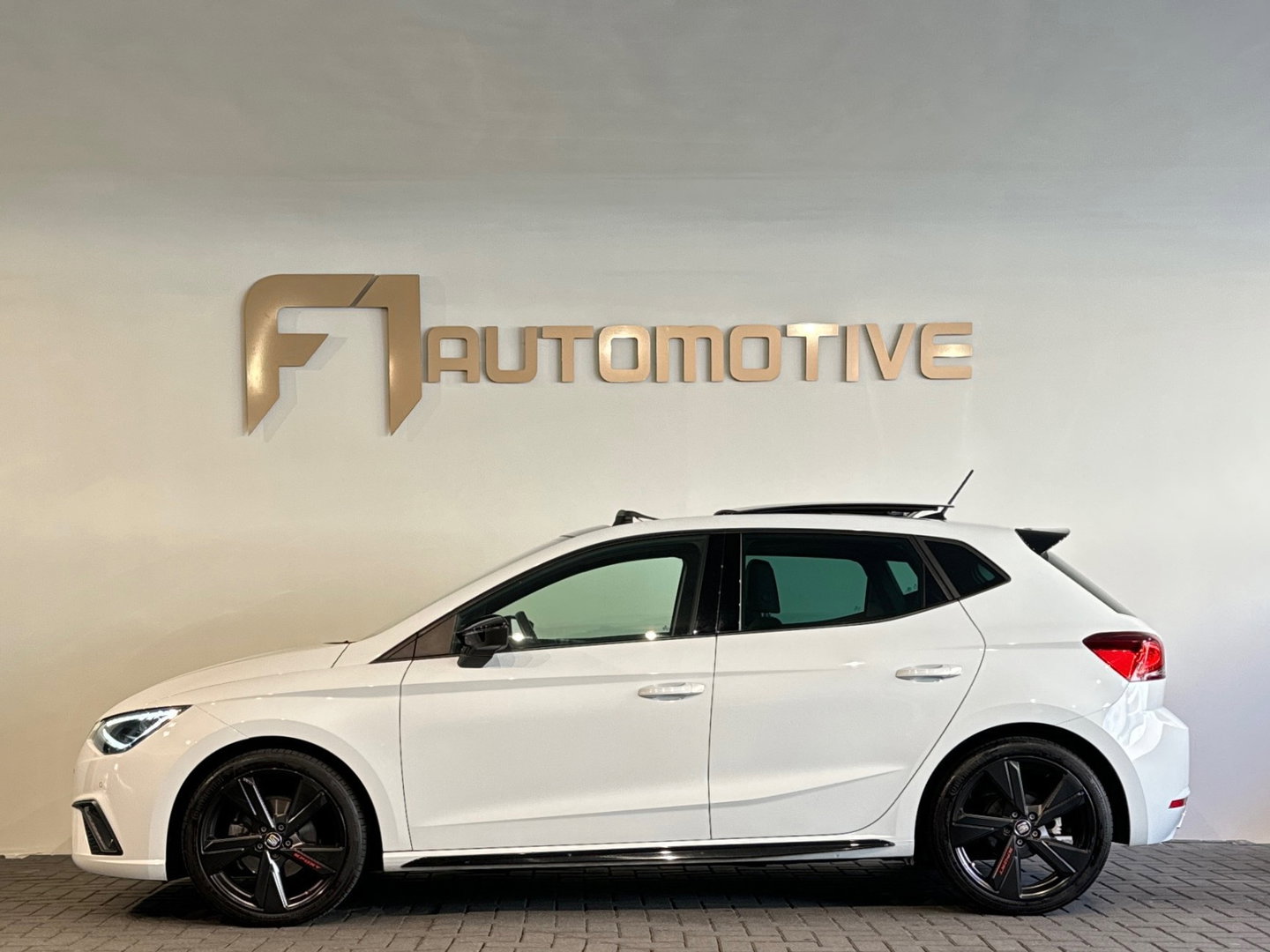 SEAT Ibiza 1.0 TSI FR Black Edition Pano|Keyles|Beats