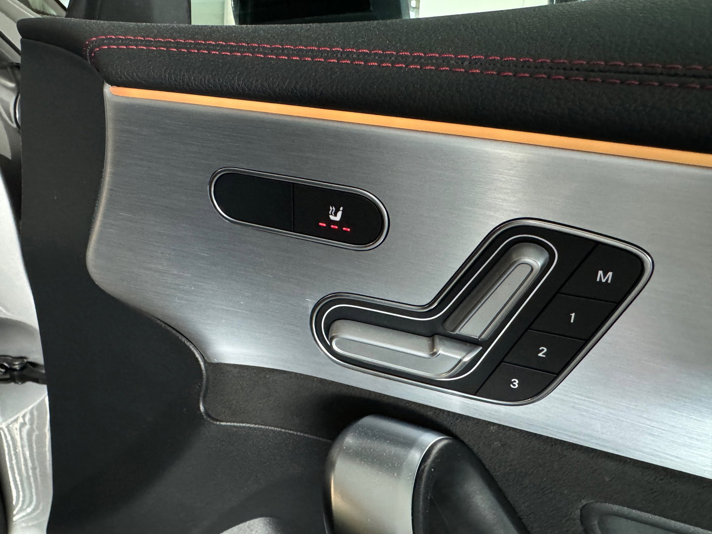 Mercedes-Benz CLA-Klasse 250 4MATIC AMG Premium+ Pano|Memory