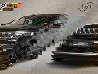 Jeep Compass - 4xe 240 Plug-in Hybrid Electric Trailhawk 240Pk Automaat (VIRTUAL COCKPIT, BLACK PACK, APPLE CARPLAY, GROOT NAVI, CAMERA, LEDER, SPORTSTOELEN, ADAPTIVE CRUISE, GETINT GLAS, NIEUWSTAAT)