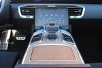 Hongqi E-HS9