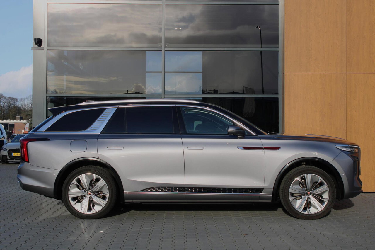 Hongqi E-HS9