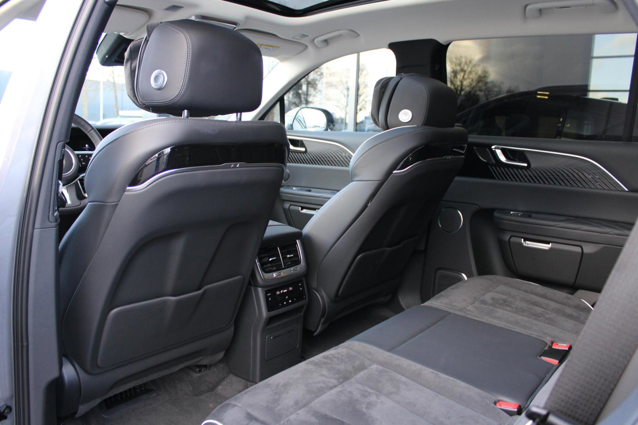 Hongqi E-HS9