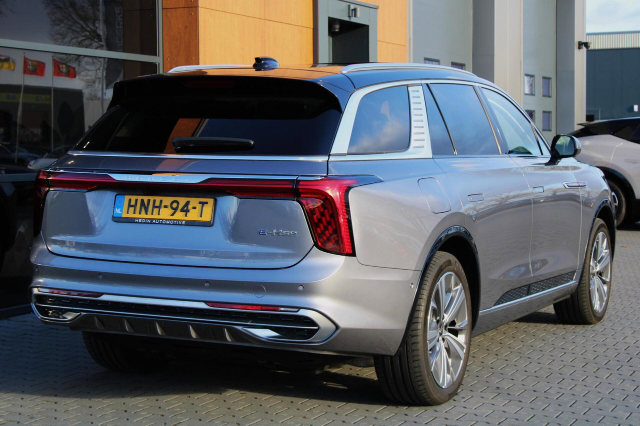 Hongqi E-HS9