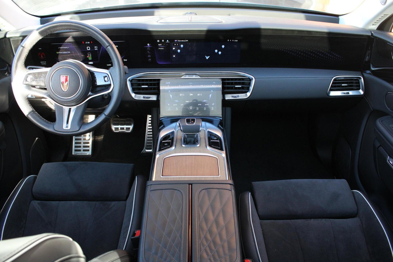 Hongqi E-HS9