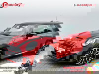 MINI Cooper - 2.0 John Cooper Works 232PK JCW Pack Head-Up Display | Adaptive Cruise | Adaptief Onderstel | Stuur/Stoelverwarming | Comfort Access | Achteruitrijcamera