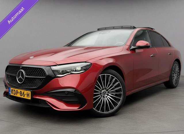 Mercedes-Benz E-Klasse - 300 e AMG Line Camera Led Leer Cruise 2024 Achterasbesturing Hyperscreen Burmester Sfeerverlichting Head-up display Verlichte Grill soft close Vol Vol Opties