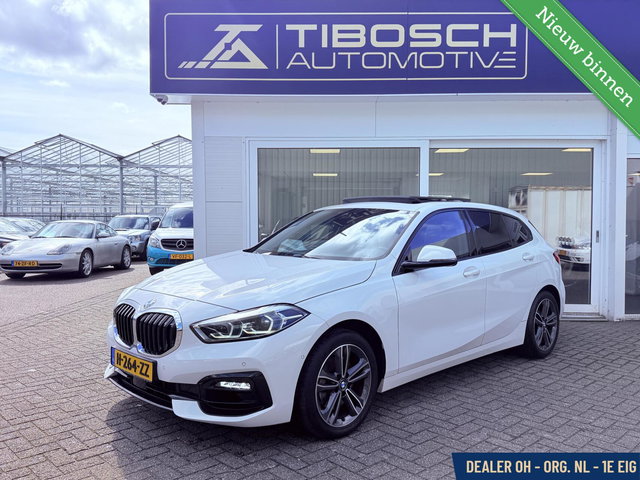 BMW 1 Serie - 118i Sport-Line AUT. Pano Leder Head-up Keyless