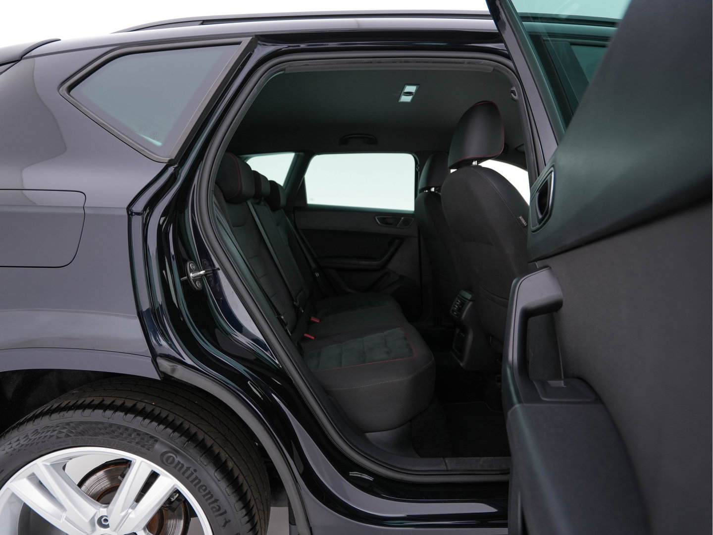 SEAT Ateca 1.5 TSI FR Business Intense (INCL-BTW) *FULL-LED | SPORTSEATS | NAVI-FULLMAP | LEATHER-MICROFIBRE | CAMERA | KEYLESS | DAB+ | CARPLAY | ECC | PDC | CRUISE | TOWBAR | 18''ALU*