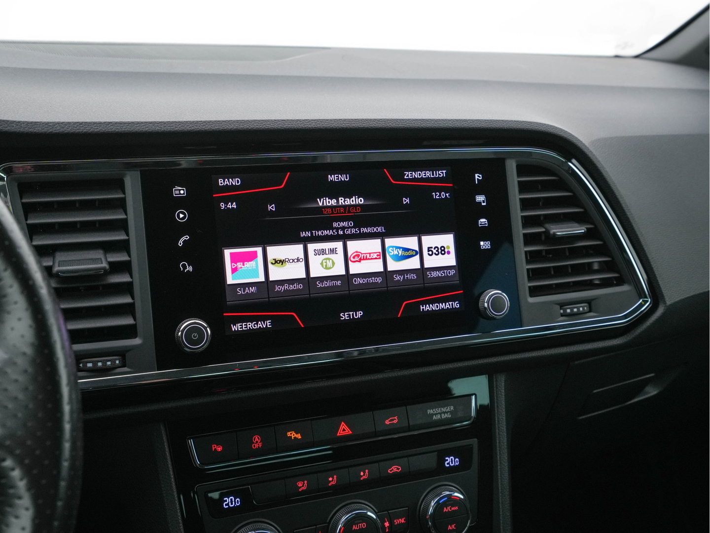 SEAT Ateca 1.5 TSI FR Business Intense (INCL-BTW) *FULL-LED | SPORTSEATS | NAVI-FULLMAP | LEATHER-MICROFIBRE | CAMERA | KEYLESS | DAB+ | CARPLAY | ECC | PDC | CRUISE | TOWBAR | 18''ALU*