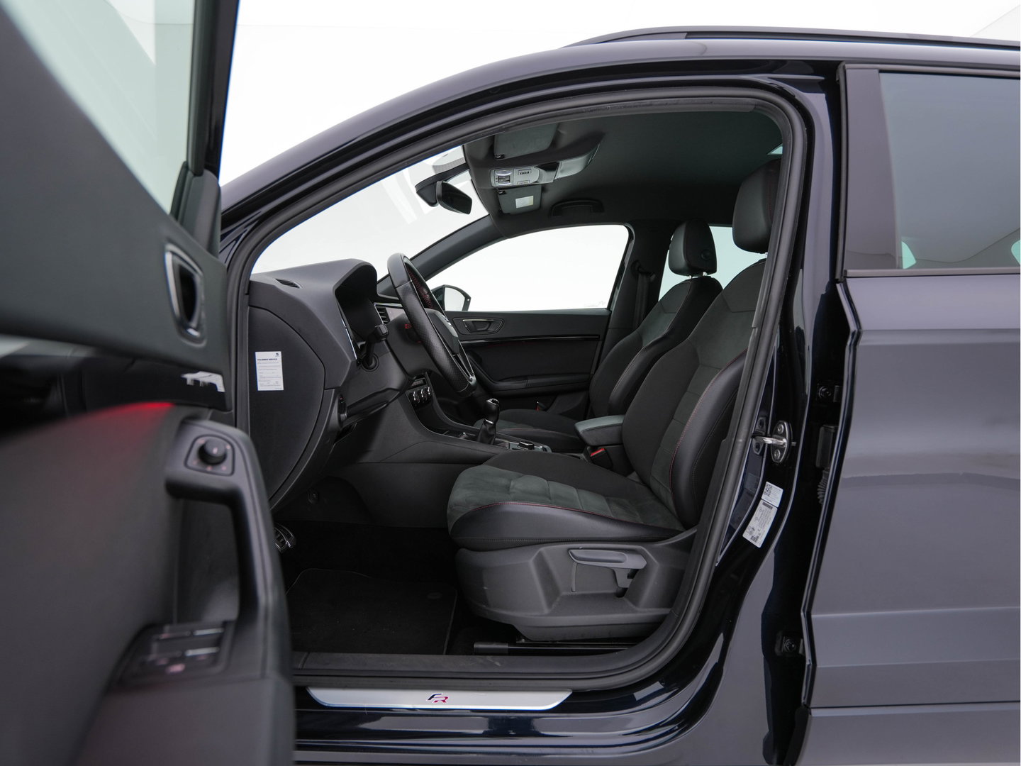 SEAT Ateca 1.5 TSI FR Business Intense (INCL-BTW) *FULL-LED | SPORTSEATS | NAVI-FULLMAP | LEATHER-MICROFIBRE | CAMERA | KEYLESS | DAB+ | CARPLAY | ECC | PDC | CRUISE | TOWBAR | 18''ALU*