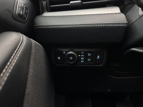 Ford Mustang Mach-E RWD 75 kWh [ 3-Fase-11kW ]{SOH-91%} (INCL-BTW) *PANO | LEATHER | FULL-LED | DAB | DIGI-COCKPIT | KEYLESS | NAVI-FULLMAP | CARPLAY | HEATED-COMFORTSEATS | TOPVIEW | ADAPTIVE-CRUISE | PRIVACY-GLASS | 18'' ALU*