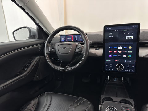 Ford Mustang Mach-E RWD 75 kWh [ 3-Fase-11kW ]{SOH-91%} (INCL-BTW) *PANO | LEATHER | FULL-LED | DAB | DIGI-COCKPIT | KEYLESS | NAVI-FULLMAP | CARPLAY | HEATED-COMFORTSEATS | TOPVIEW | ADAPTIVE-CRUISE | PRIVACY-GLASS | 18'' ALU*