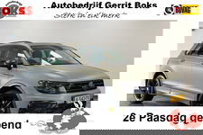 Volkswagen Tiguan - 1.5 TSI ACT Highline Bns R-Line Trekhaak Unieke-Wrap Adaptive-Cruise ! 2e Paasdag geopend van 12.00 tot 17:00u !