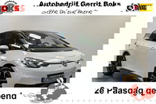 Volkswagen ID.3 - First 58 kWh Trekhaak SOH 91% Adaptive-Cruise Full-led Navigatie ! 2e Paasdag geopend van 12.00 tot 17:00u !